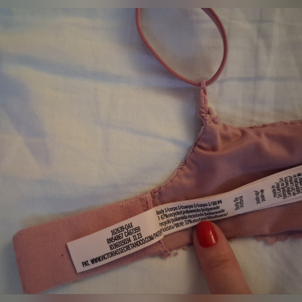 Victoria's Secret Body By Victoria Push-Up Lace Bra in Mauve. 32B - Picture 9 of 9